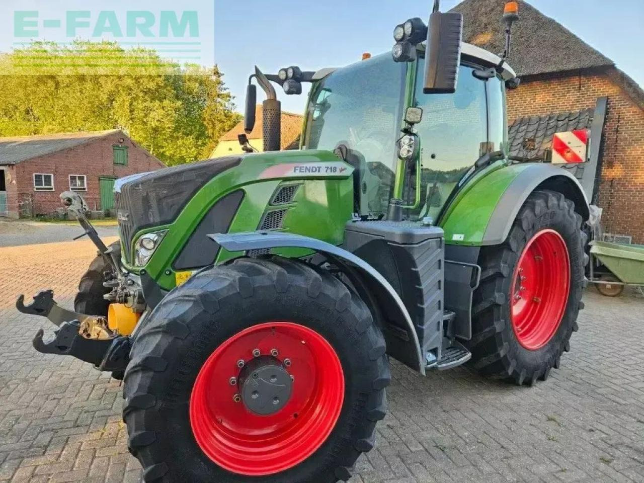 Fendt 718 s4 profi plus 3400h ( 720 722 724 ) - Traktor: bilde 1 Fendt 718 s4 profi plus 3400h ( 720 722 724 ) - Traktor: bilde 1