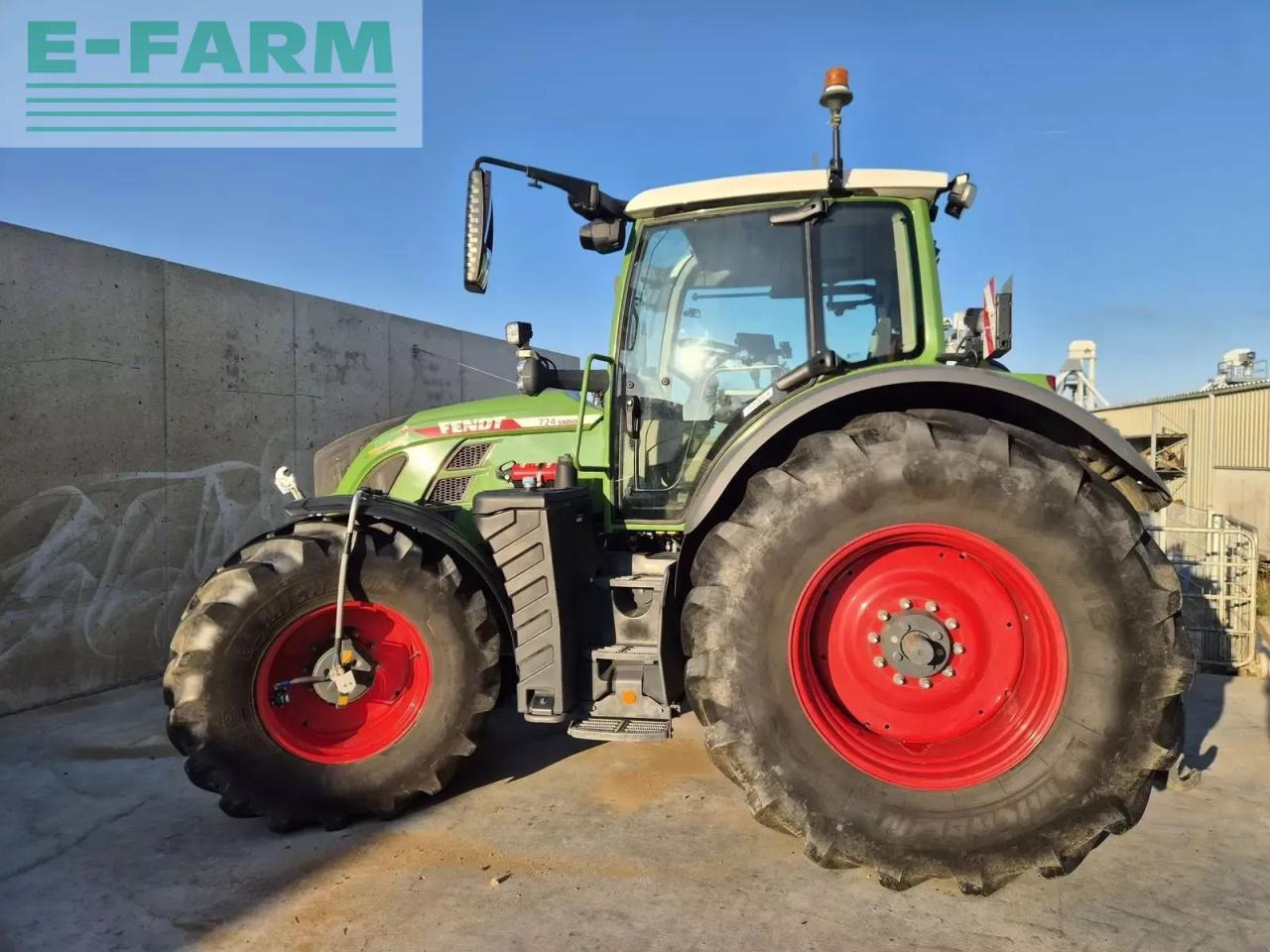 Fendt 724 vario profi+ - Traktor: bilde 2 Fendt 724 vario profi+ - Traktor: bilde 2
