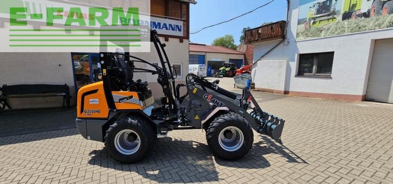 Giant g 2500 x-tra hd y, kompaktradlader mit euro-aufnahme, 2,4 t, niedriges hubgerüst - Hjullaster: bilde 1 Giant g 2500 x-tra hd y, kompaktradlader mit euro-aufnahme, 2,4 t, niedriges hubgerüst - Hjullaster: bilde 1