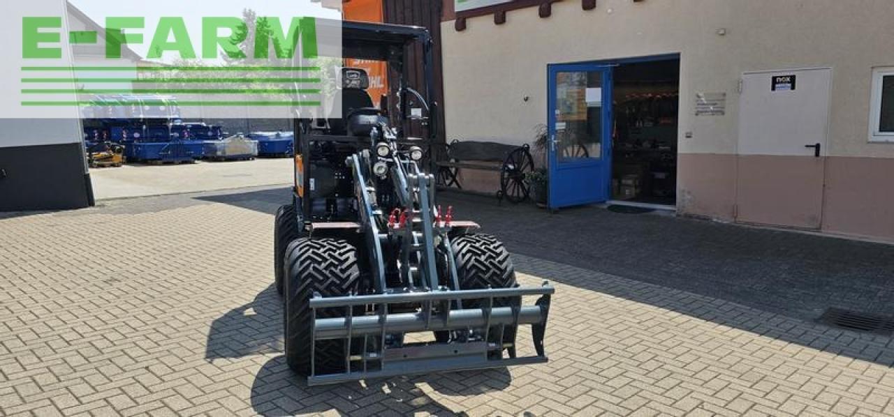 Giant g 2500 x-tra hd y, kompaktradlader mit euro-aufnahme, 2,4 t, niedriges hubgerüst - Hjullaster: bilde 4 Giant g 2500 x-tra hd y, kompaktradlader mit euro-aufnahme, 2,4 t, niedriges hubgerüst - Hjullaster: bilde 4