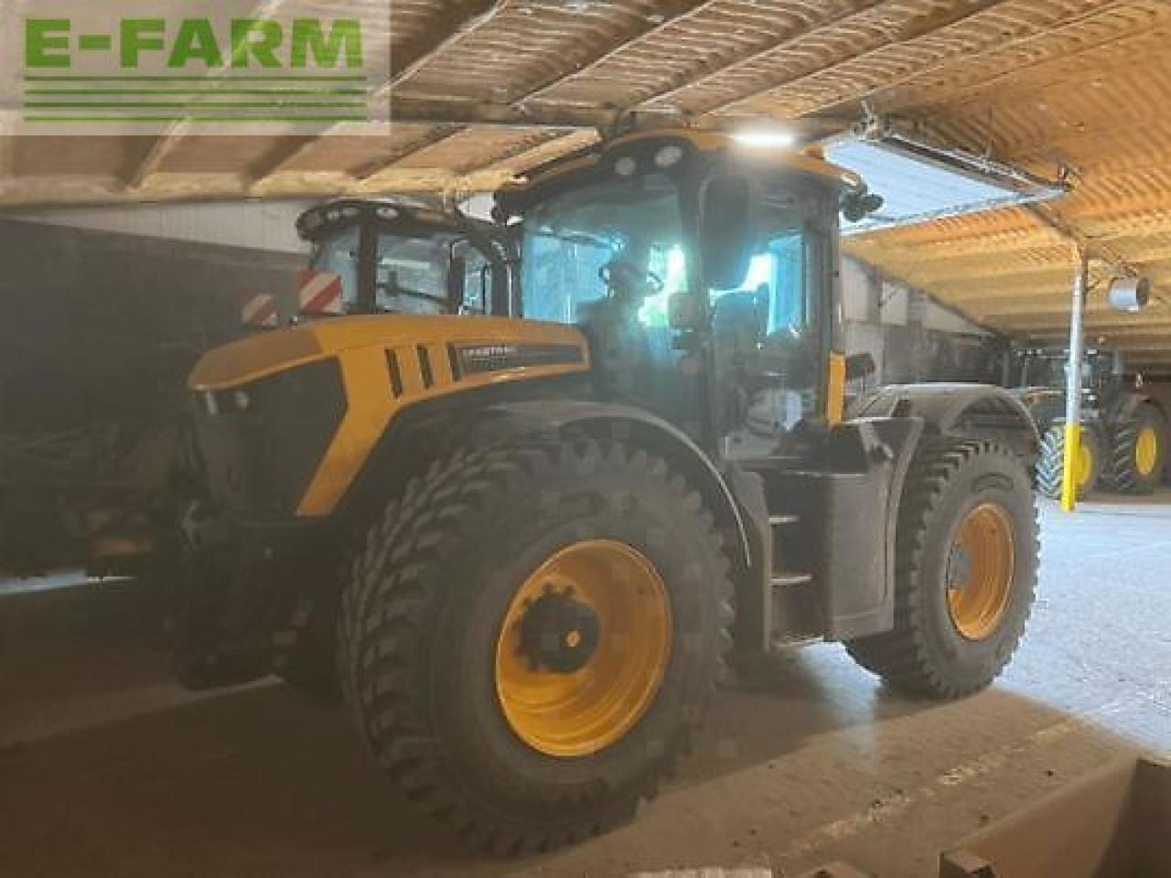 JCB fastrac 4220 - Traktor: bilde 1 JCB fastrac 4220 - Traktor: bilde 1