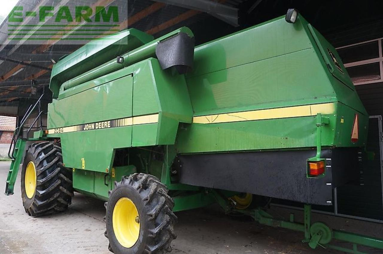 John Deere 2064 + 820 schneidwerk - Skurtresker: bilde 4 John Deere 2064 + 820 schneidwerk - Skurtresker: bilde 4