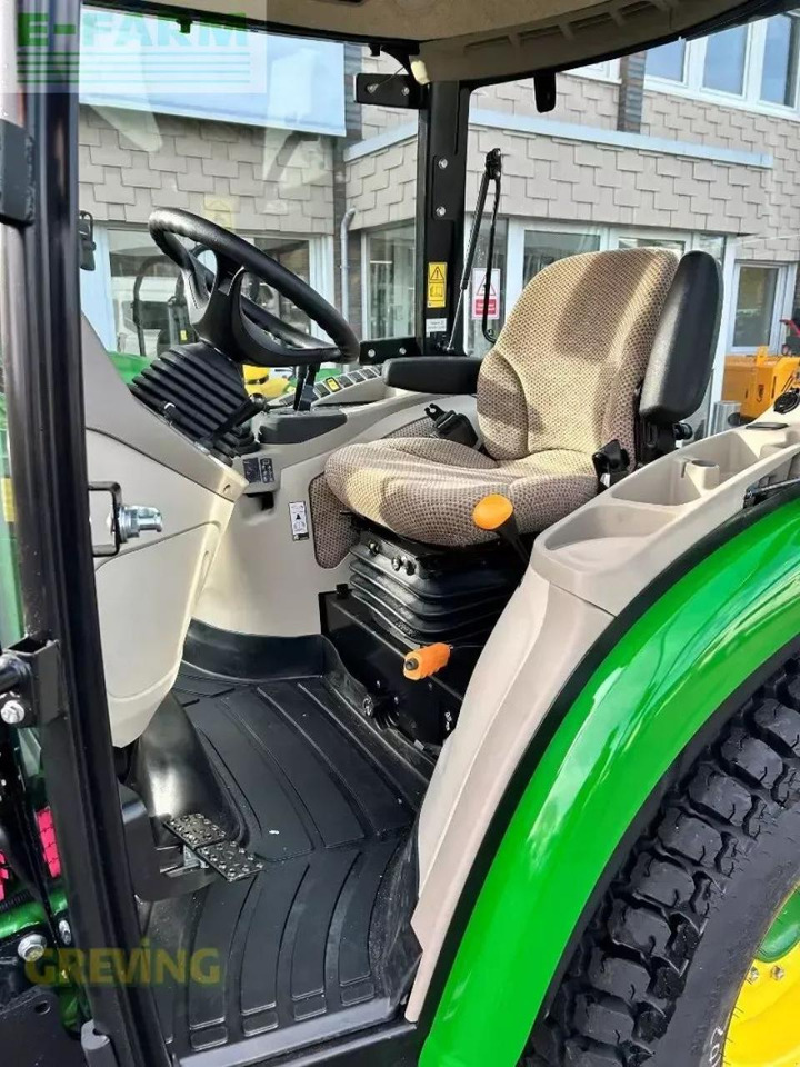 John Deere 3046r - Traktor: bilde 2 John Deere 3046r - Traktor: bilde 2