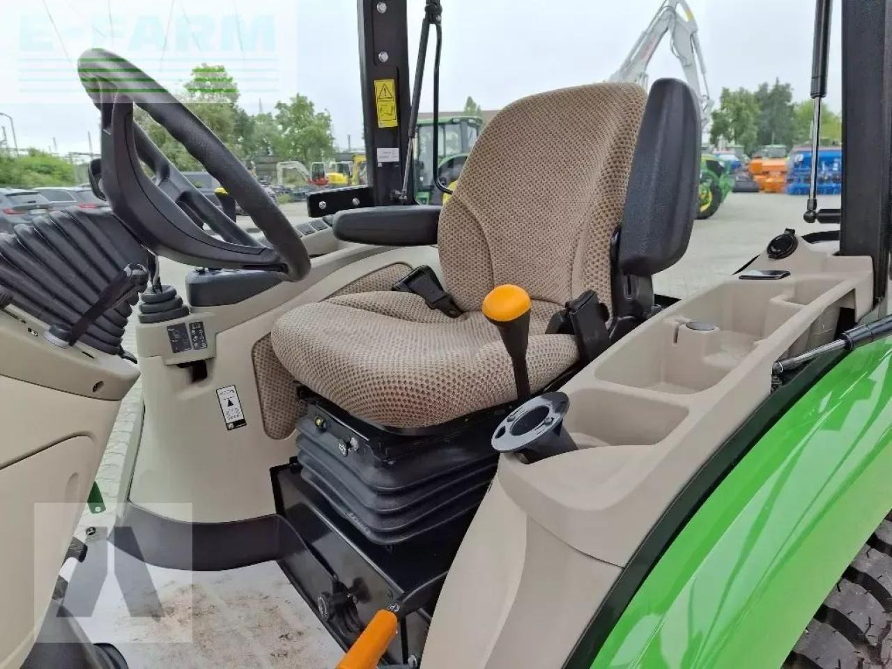 John Deere 3046r - Traktor: bilde 3 John Deere 3046r - Traktor: bilde 3