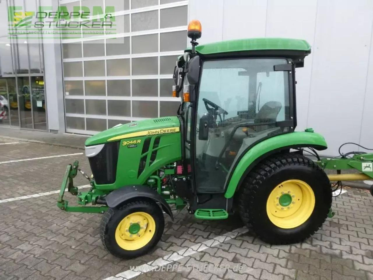 John Deere 3046r - Traktor: bilde 1 John Deere 3046r - Traktor: bilde 1