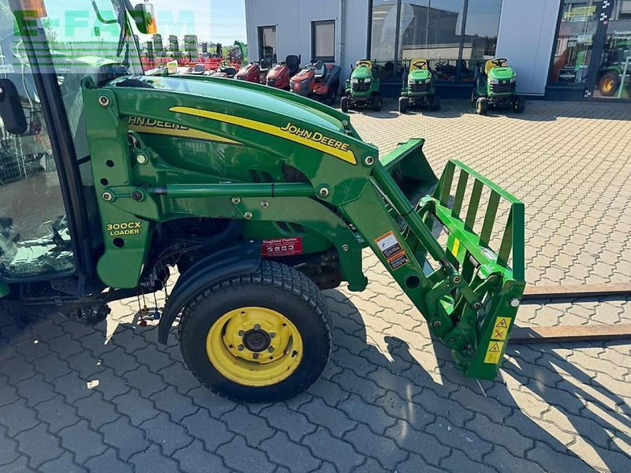 Traktor John Deere 3720: bilde 6