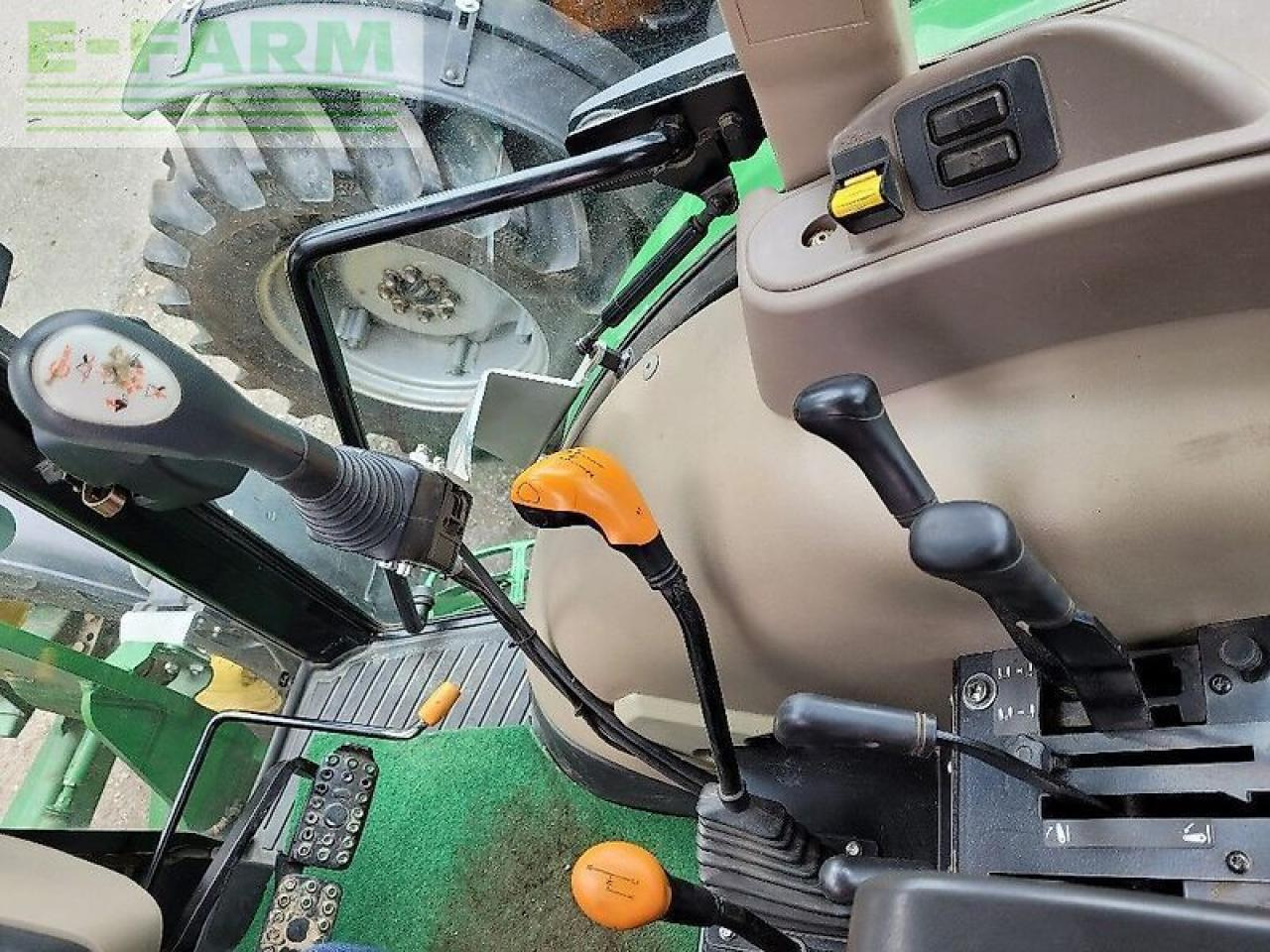 John Deere 5075 e - Traktor: bilde 5 John Deere 5075 e - Traktor: bilde 5