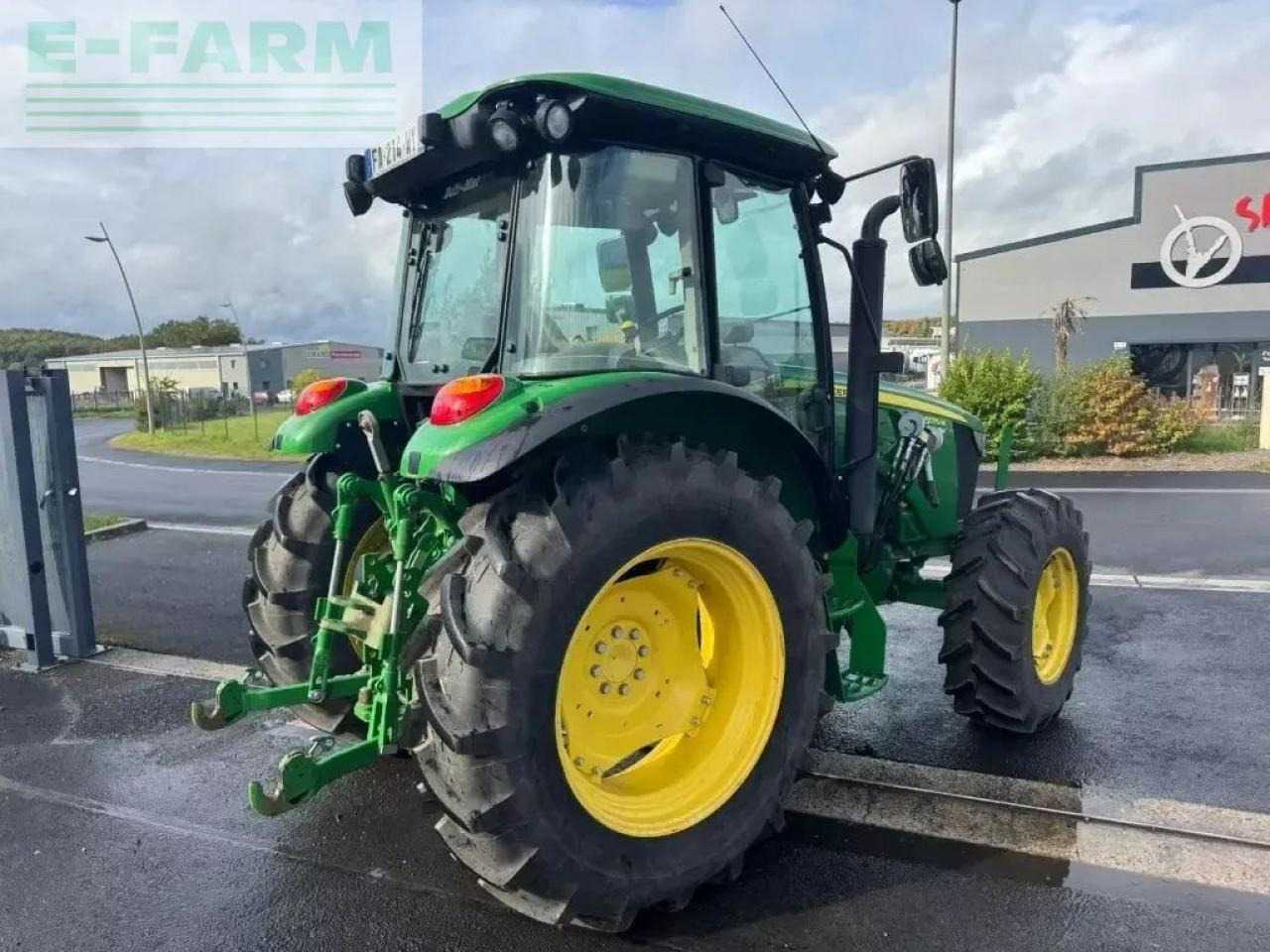 John Deere 5075m power reverser 16/16 - Traktor: bilde 4 John Deere 5075m power reverser 16/16 - Traktor: bilde 4