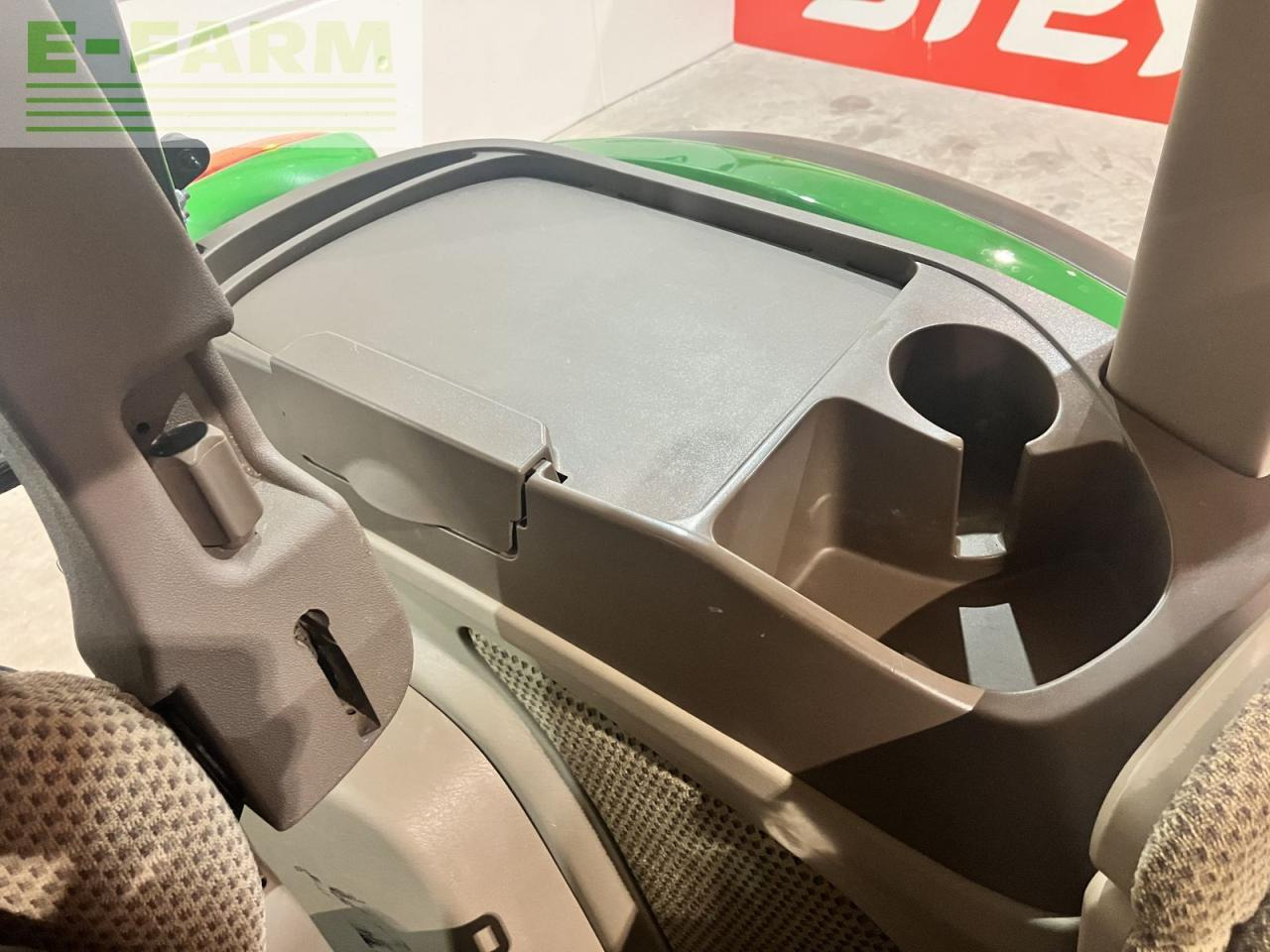 Traktor John Deere 5115r: bilde 24 Traktor John Deere 5115r: bilde 24