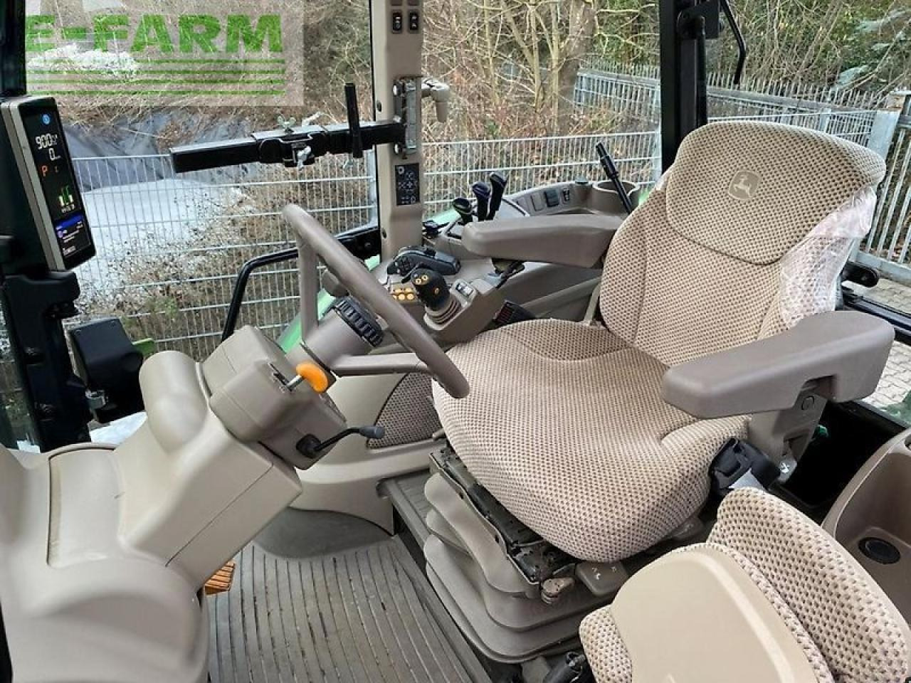 Traktor John Deere 5125r mit frontlader: bilde 8