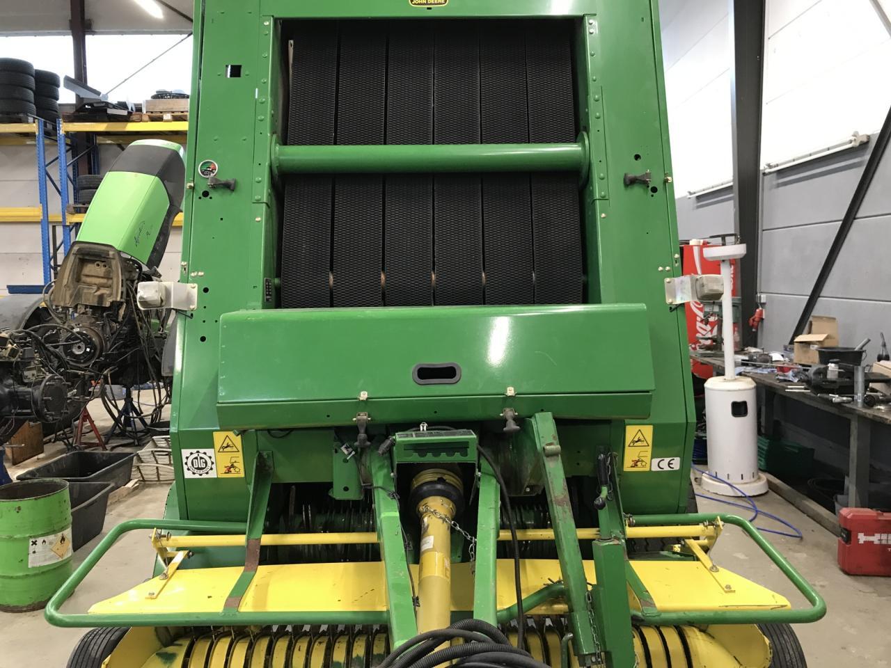 John Deere 590 - Firkantpresse: bilde 3 John Deere 590 - Firkantpresse: bilde 3