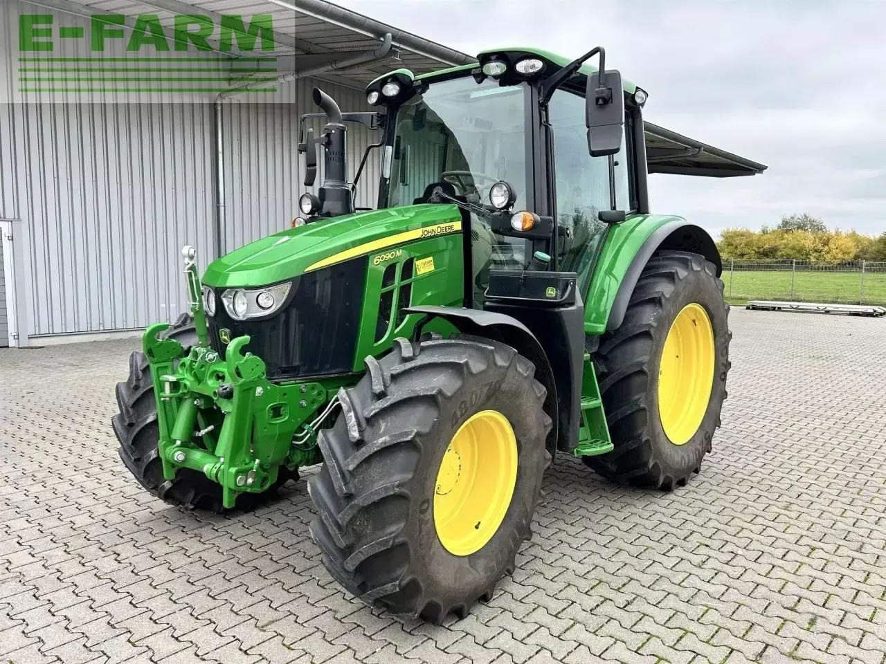 John Deere 6090m - Traktor: bilde 1 John Deere 6090m - Traktor: bilde 1