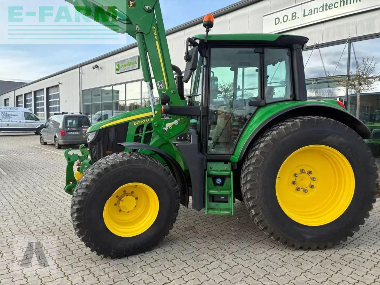John Deere 6090m - Traktor: bilde 2 John Deere 6090m - Traktor: bilde 2