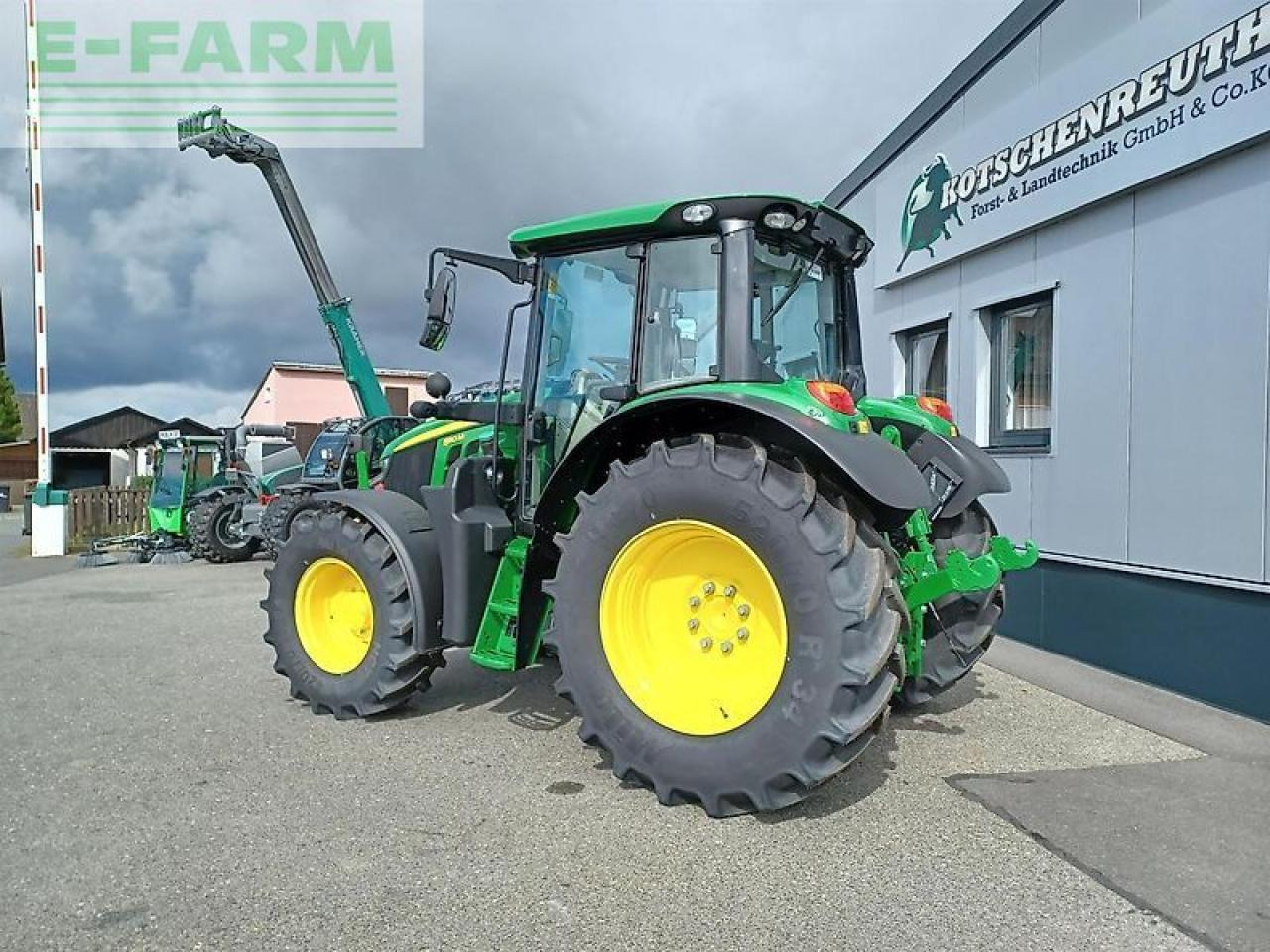 John Deere 6110m - Traktor: bilde 4 John Deere 6110m - Traktor: bilde 4