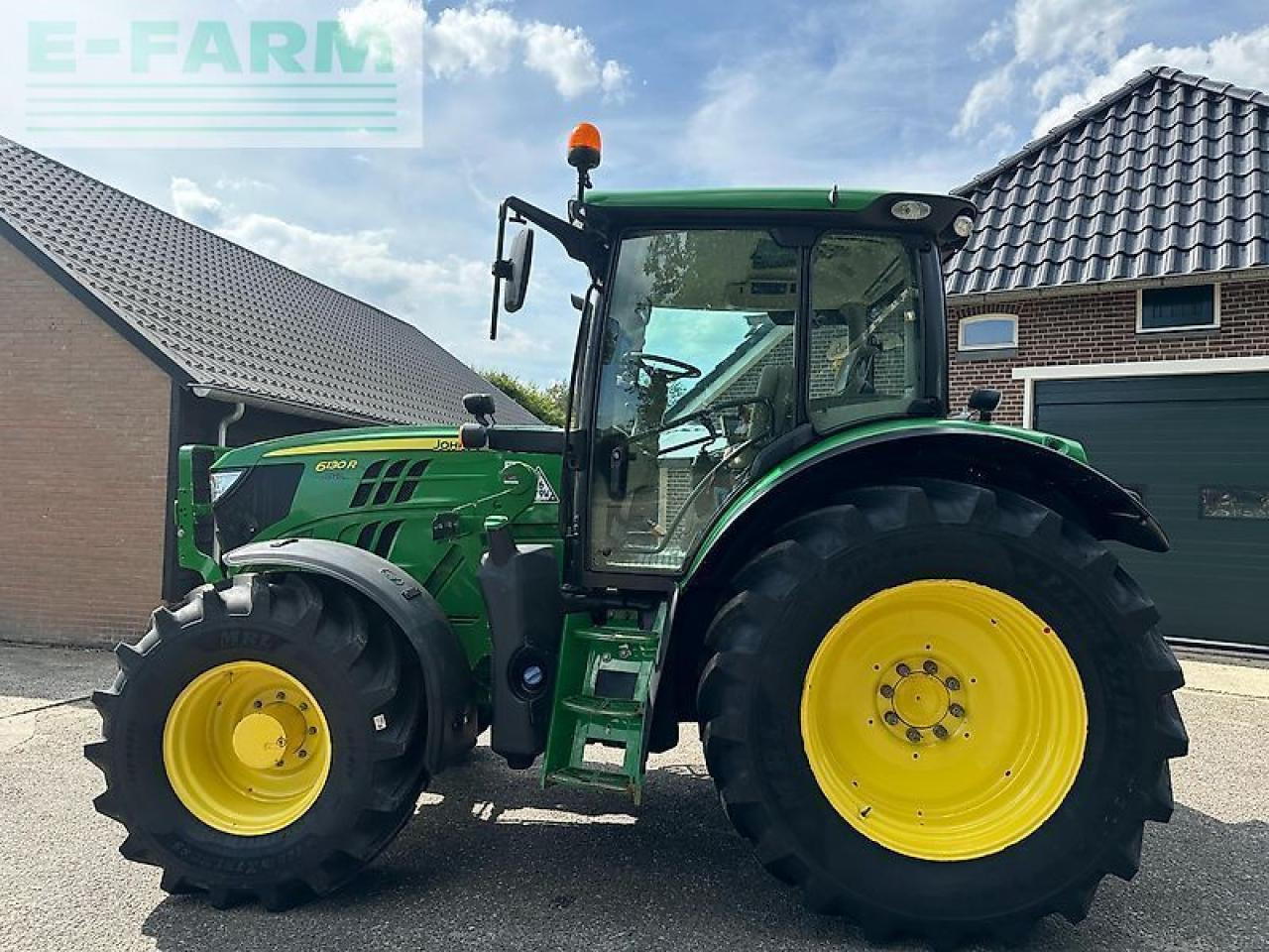 John Deere 6130r auto quad 50-km/h - Traktor: bilde 2 John Deere 6130r auto quad 50-km/h - Traktor: bilde 2