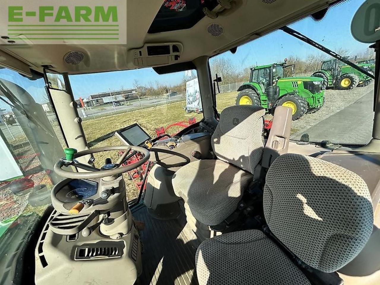 John Deere 6215r - Traktor: bilde 4 John Deere 6215r - Traktor: bilde 4