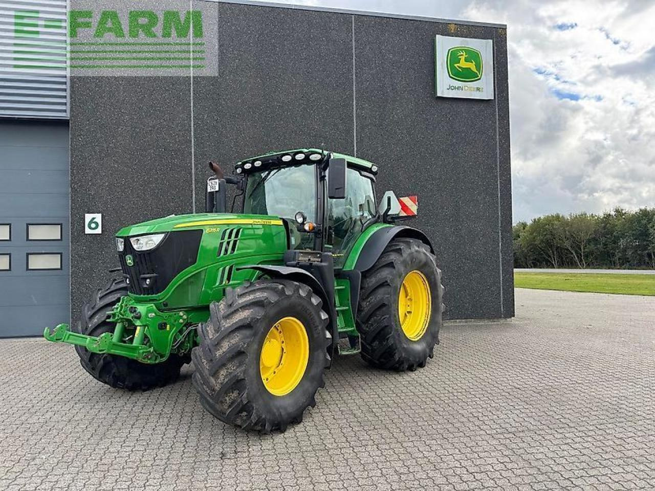 John Deere 6215r - Traktor: bilde 1 John Deere 6215r - Traktor: bilde 1