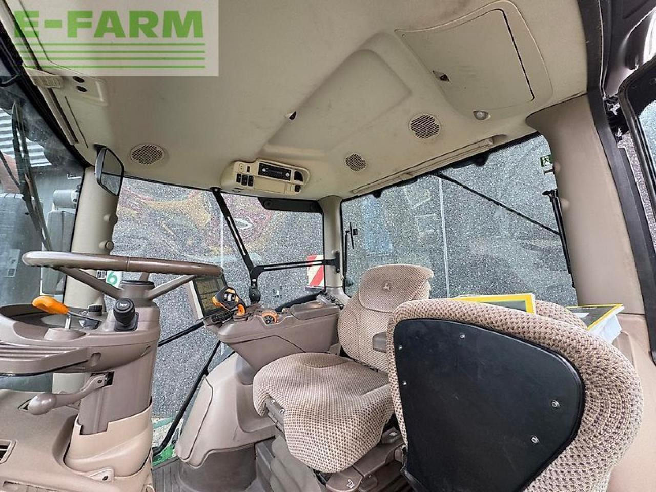 John Deere 6215r - Traktor: bilde 4 John Deere 6215r - Traktor: bilde 4