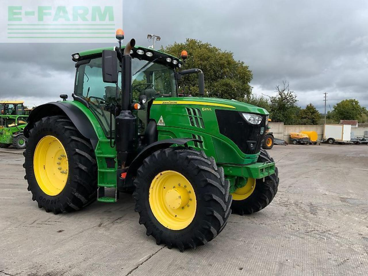 John Deere 6215r tractor (st24044) - Traktor: bilde 2 John Deere 6215r tractor (st24044) - Traktor: bilde 2