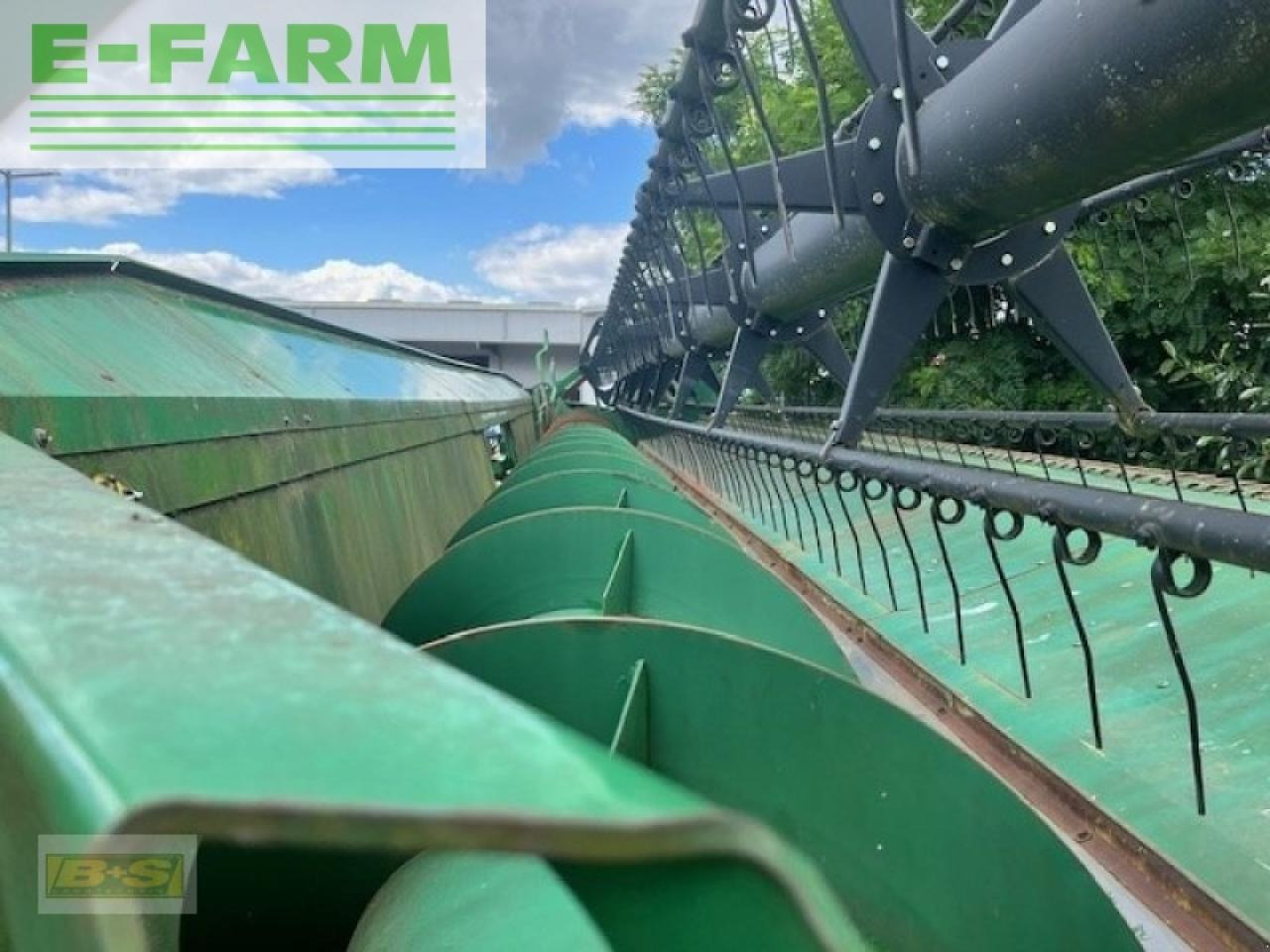 John Deere 635r inkl. rapsvorsatz und wagen - Skjærebord: bilde 5 John Deere 635r inkl. rapsvorsatz und wagen - Skjærebord: bilde 5