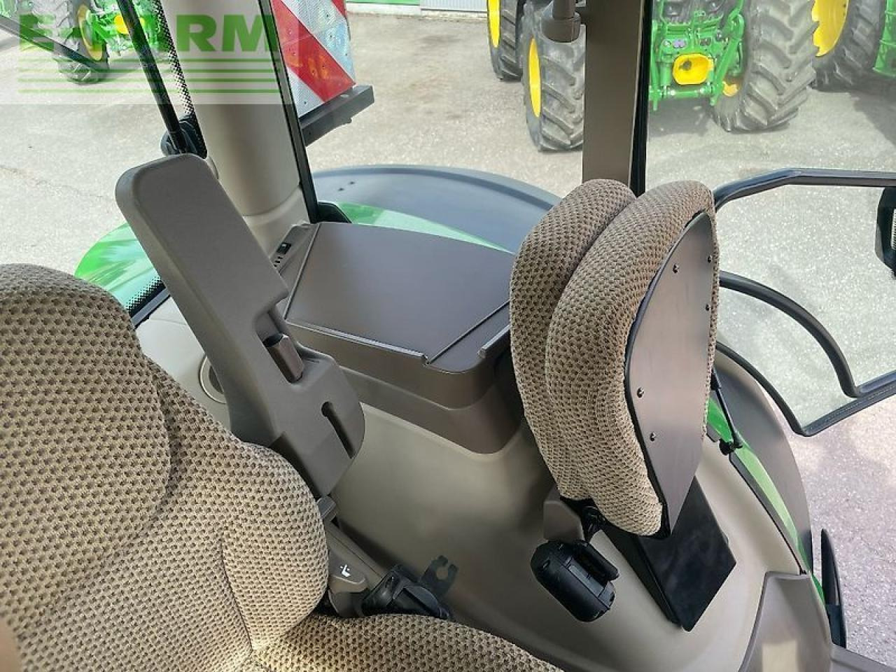 John Deere 6r215 / 6r 215 - Traktor: bilde 5 John Deere 6r215 / 6r 215 - Traktor: bilde 5