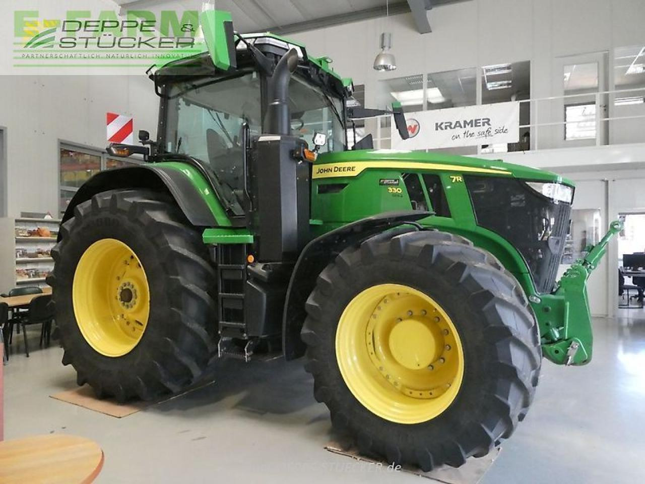 John Deere 7r 330 - Traktor: bilde 5 John Deere 7r 330 - Traktor: bilde 5