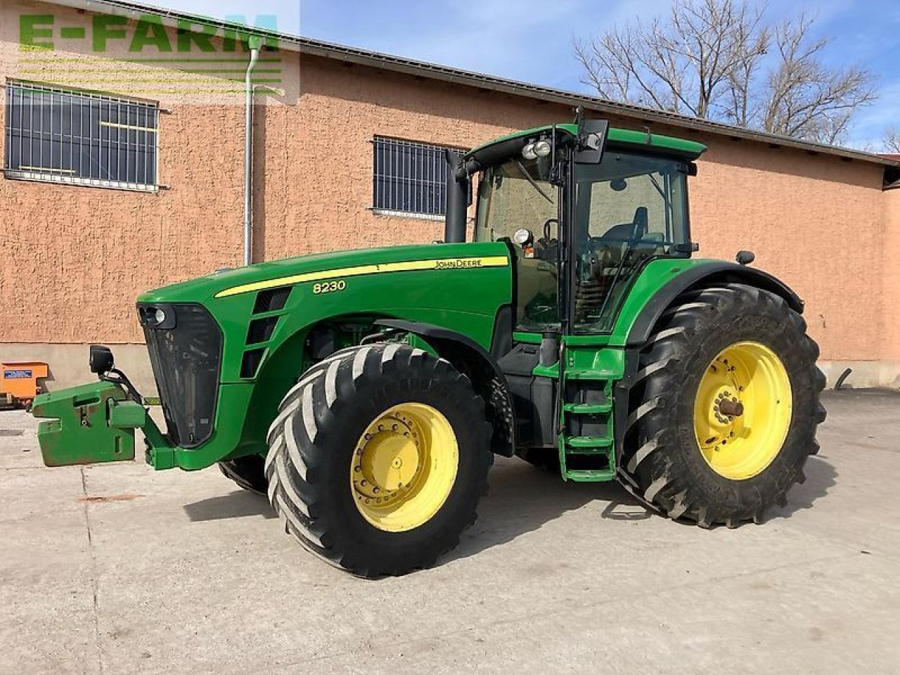 John Deere 8230 ils, powr shift - Traktor: bilde 1 John Deere 8230 ils, powr shift - Traktor: bilde 1