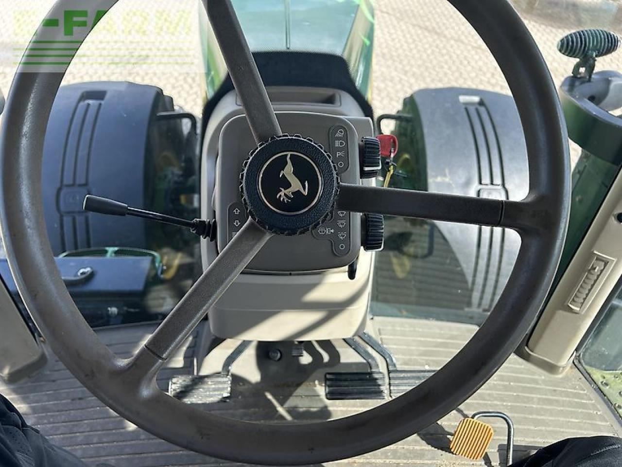 John Deere 8320r - Traktor: bilde 4 John Deere 8320r - Traktor: bilde 4