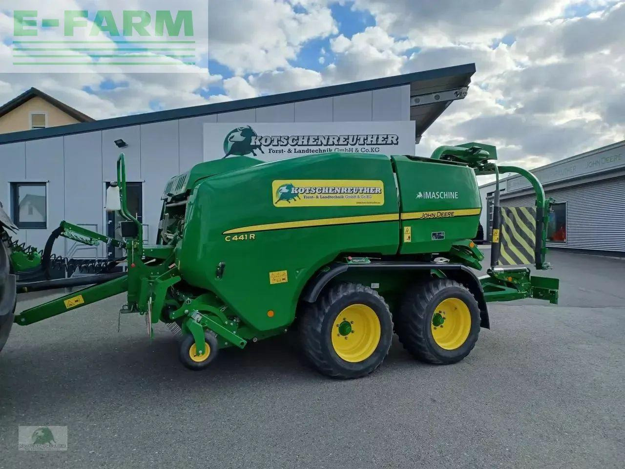 John Deere c441r - Firkantpresse: bilde 1 John Deere c441r - Firkantpresse: bilde 1