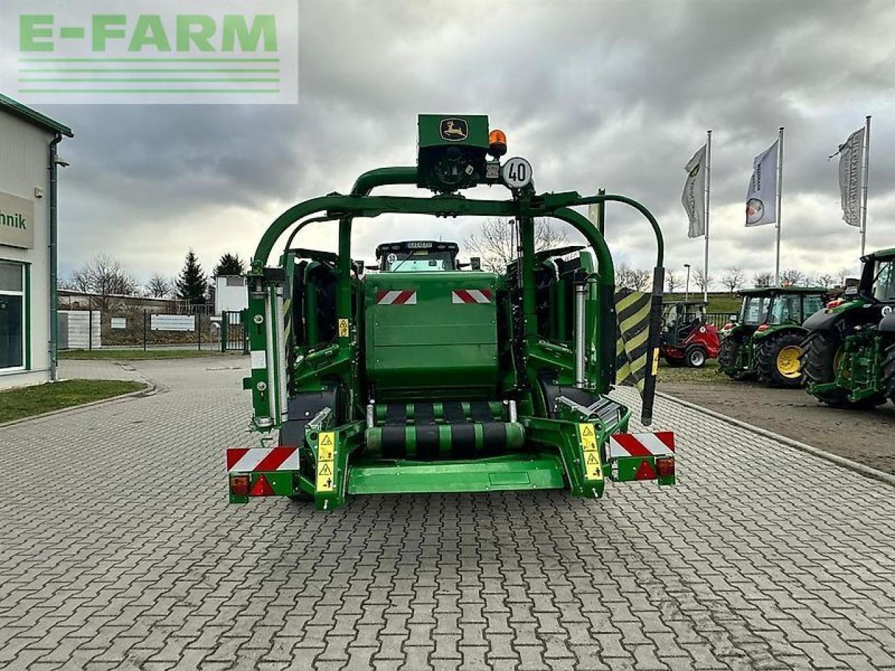 John Deere c441r - Firkantpresse: bilde 3 John Deere c441r - Firkantpresse: bilde 3