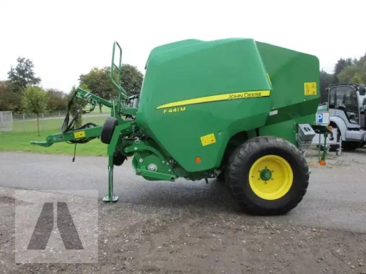 John Deere f441m - Firkantpresse: bilde 3 John Deere f441m - Firkantpresse: bilde 3