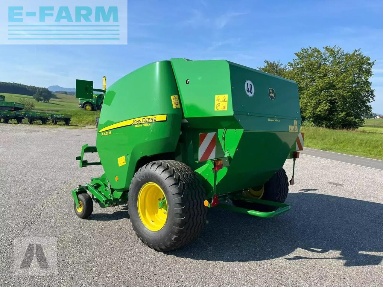 John Deere f441m - Firkantpresse: bilde 2 John Deere f441m - Firkantpresse: bilde 2