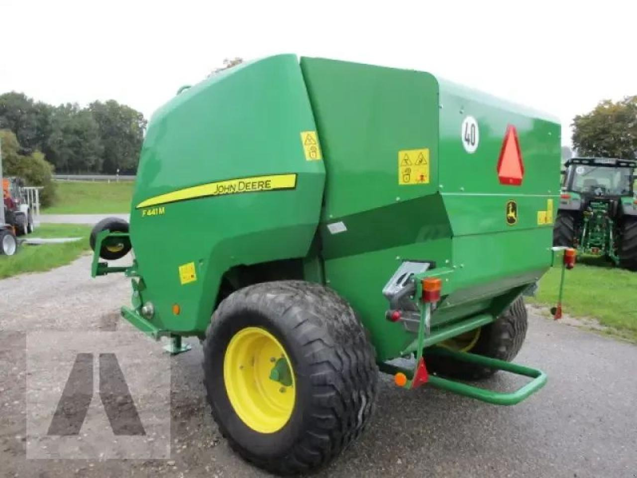 John Deere f441m - Firkantpresse: bilde 4 John Deere f441m - Firkantpresse: bilde 4