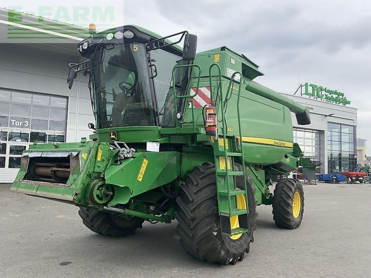 John Deere t560hm - Skurtresker: bilde 1 John Deere t560hm - Skurtresker: bilde 1