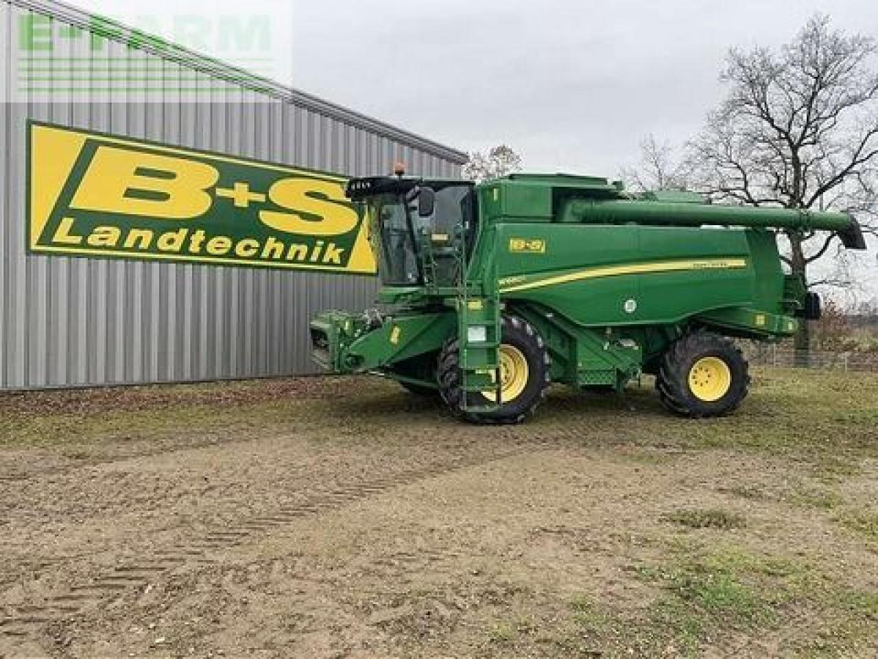 John Deere w660 - Skurtresker: bilde 1 John Deere w660 - Skurtresker: bilde 1