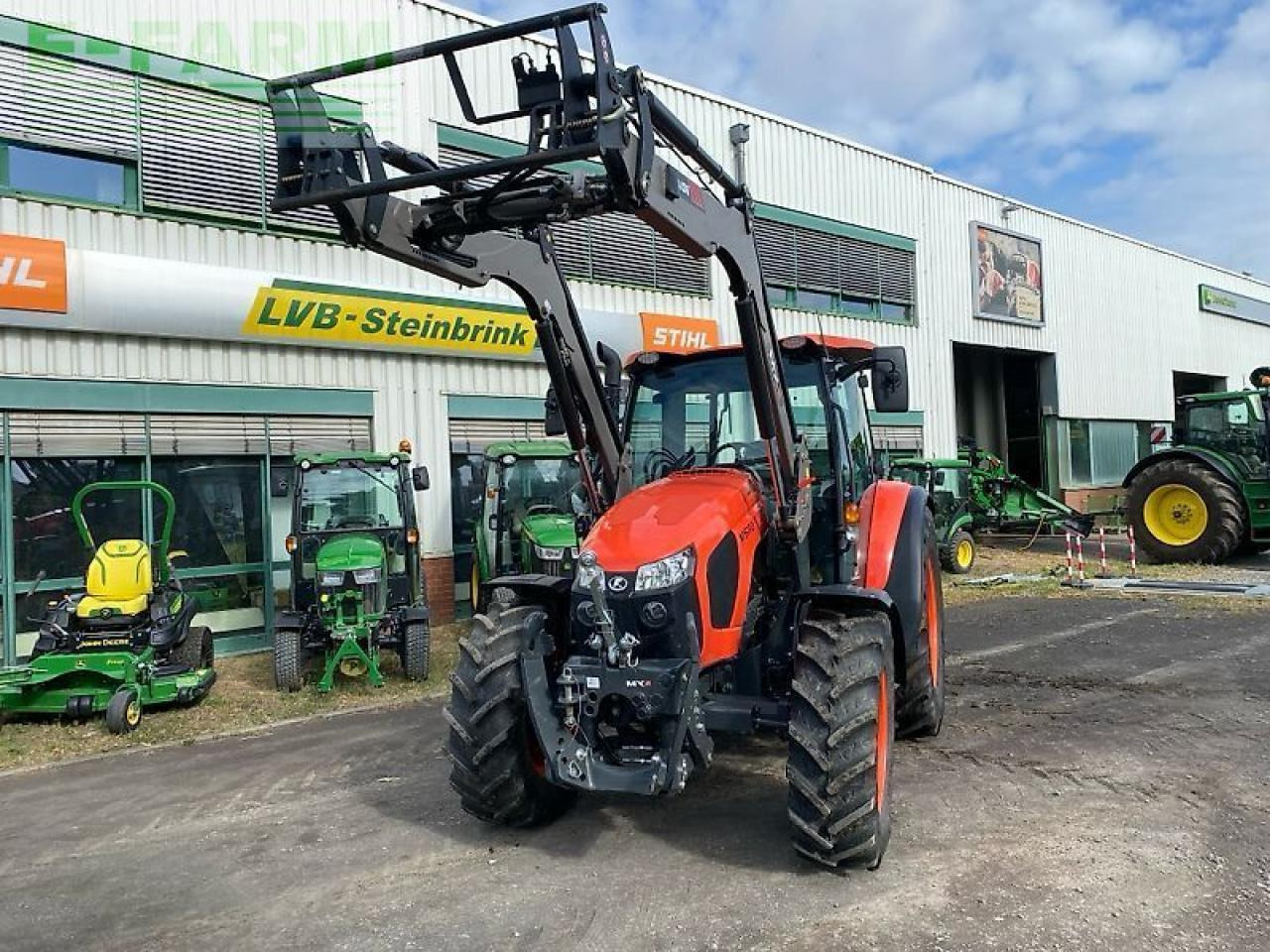 Kubota m5112 mit mx a106 frontlader - Traktor: bilde 1 Kubota m5112 mit mx a106 frontlader - Traktor: bilde 1