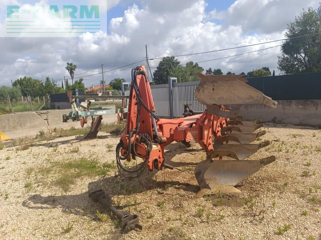 Kuhn Varimaster 153 4et+1 - Plog: bilde 1 Kuhn Varimaster 153 4et+1 - Plog: bilde 1
