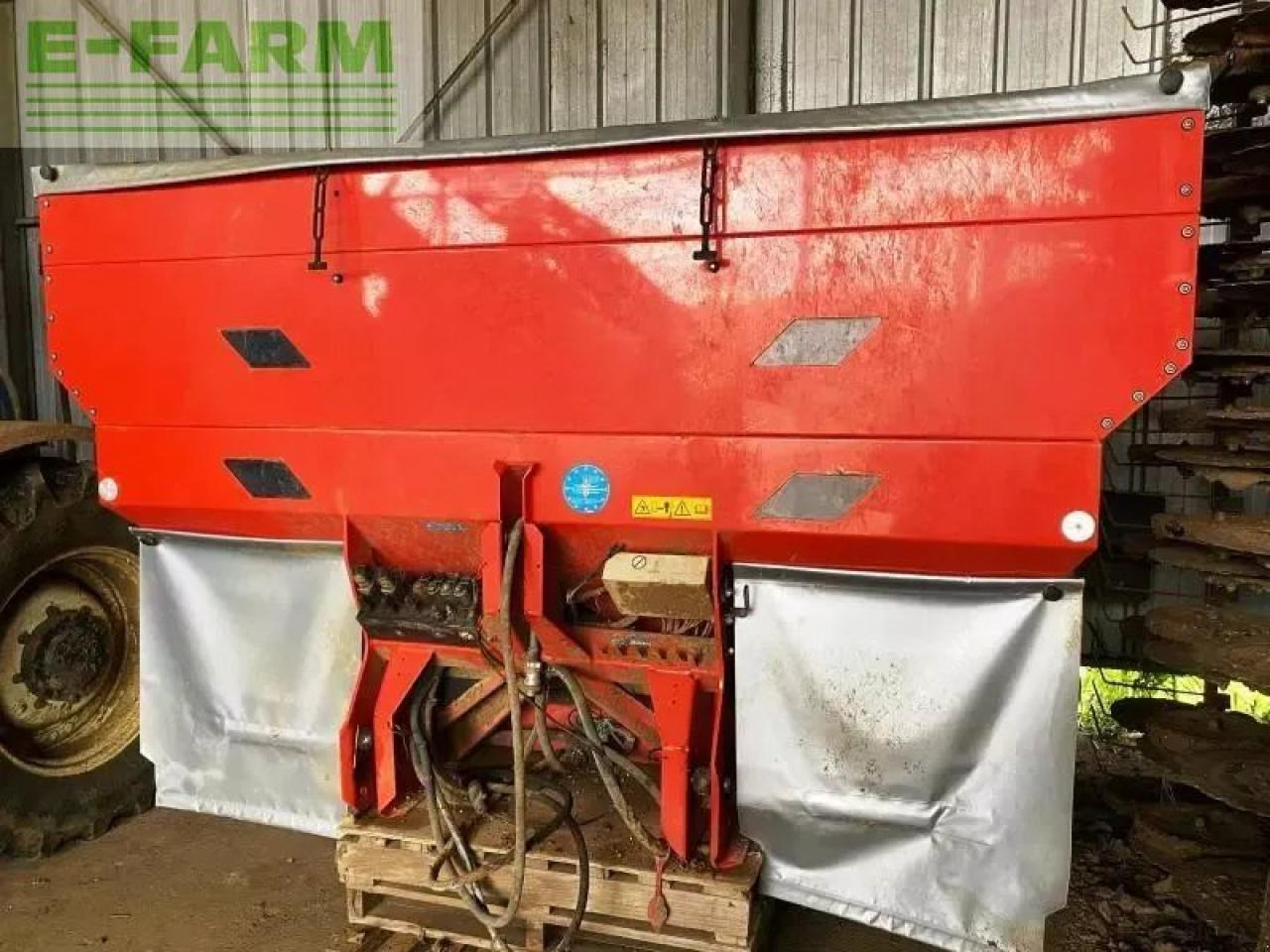 Kuhn axera 1102 h-emc - Gjødselspreder: bilde 1 Kuhn axera 1102 h-emc - Gjødselspreder: bilde 1