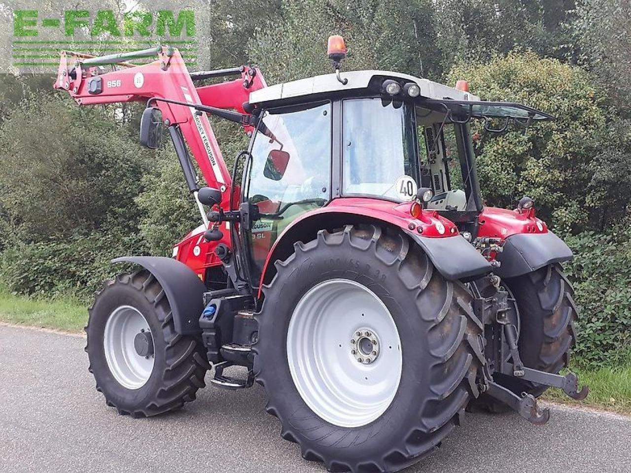 Massey Ferguson 5713 sl - Traktor: bilde 3 Massey Ferguson 5713 sl - Traktor: bilde 3