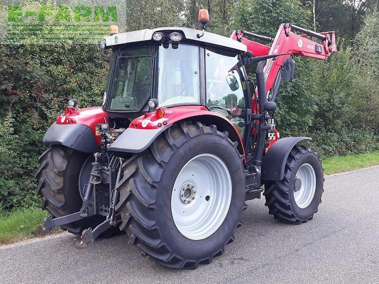Massey Ferguson 5713 sl - Traktor: bilde 5 Massey Ferguson 5713 sl - Traktor: bilde 5