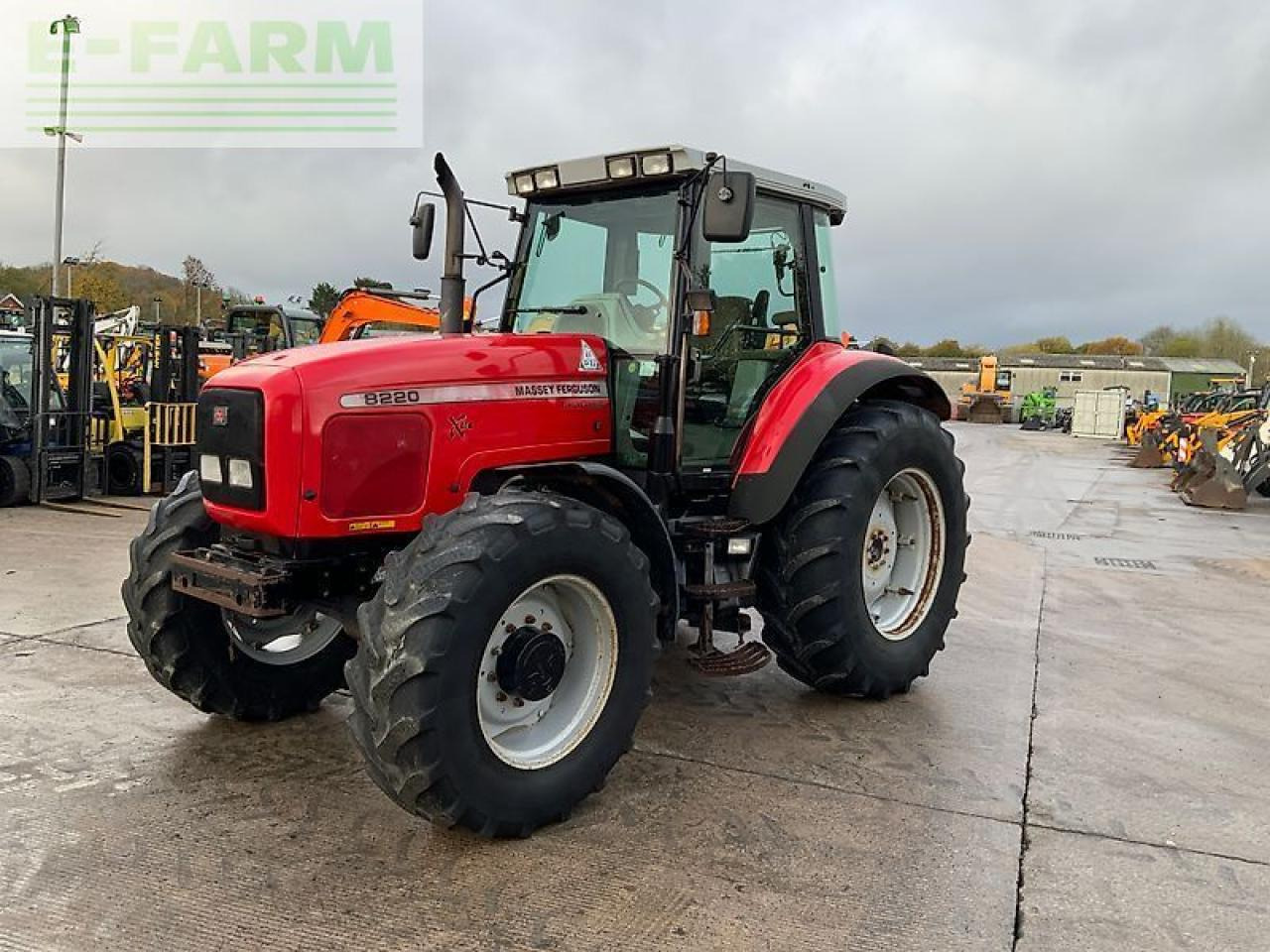 Massey Ferguson 8220 xtra power control tractor (st24304) Xtra - Traktor: bilde 4 Massey Ferguson 8220 xtra power control tractor (st24304) Xtra - Traktor: bilde 4