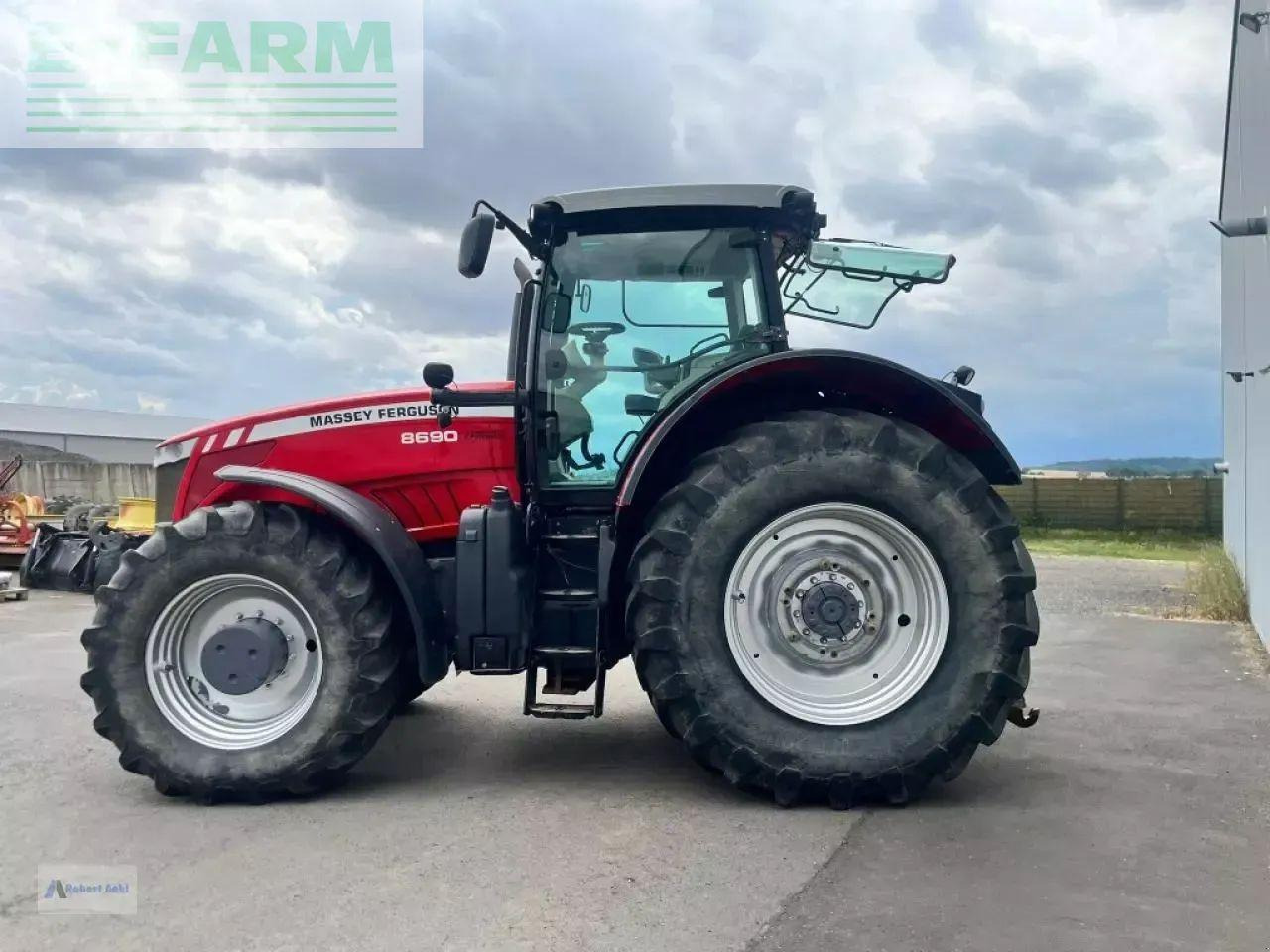 Massey Ferguson 8690 - Traktor: bilde 5 Massey Ferguson 8690 - Traktor: bilde 5