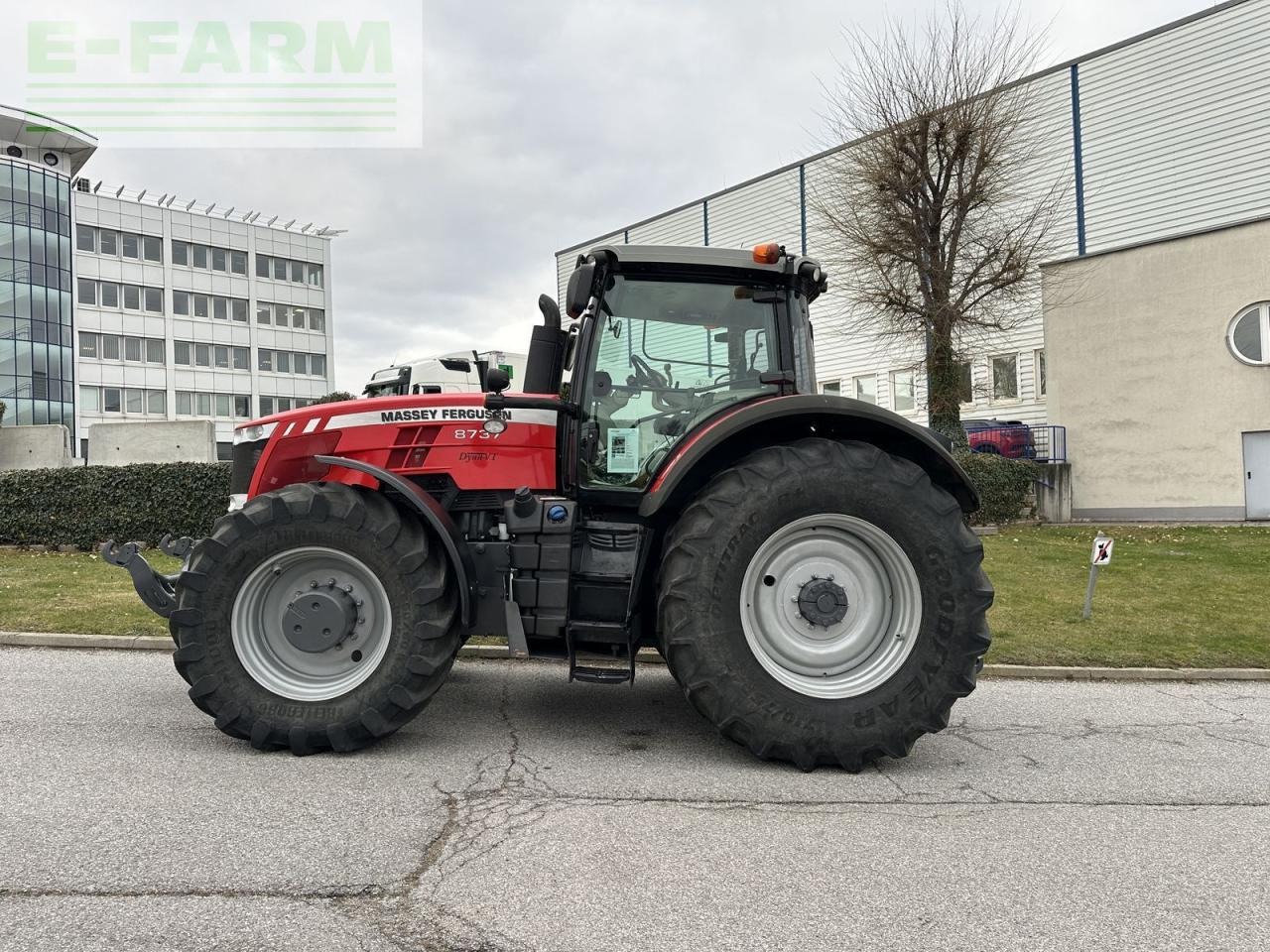 Massey Ferguson mf 8737 - Traktor: bilde 4 Massey Ferguson mf 8737 - Traktor: bilde 4