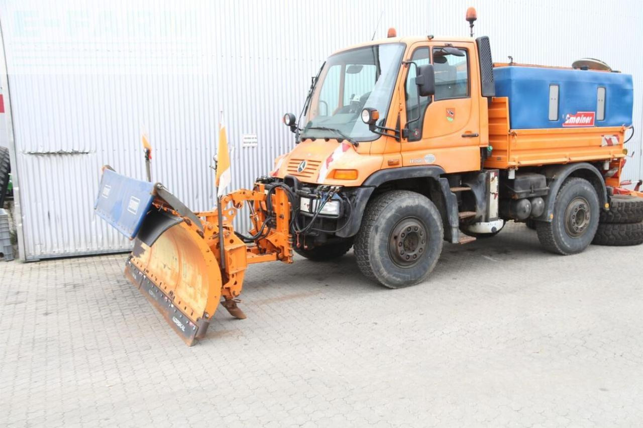 Mercedes-Benz unimog u 400 - Traktor: bilde 1 Mercedes-Benz unimog u 400 - Traktor: bilde 1