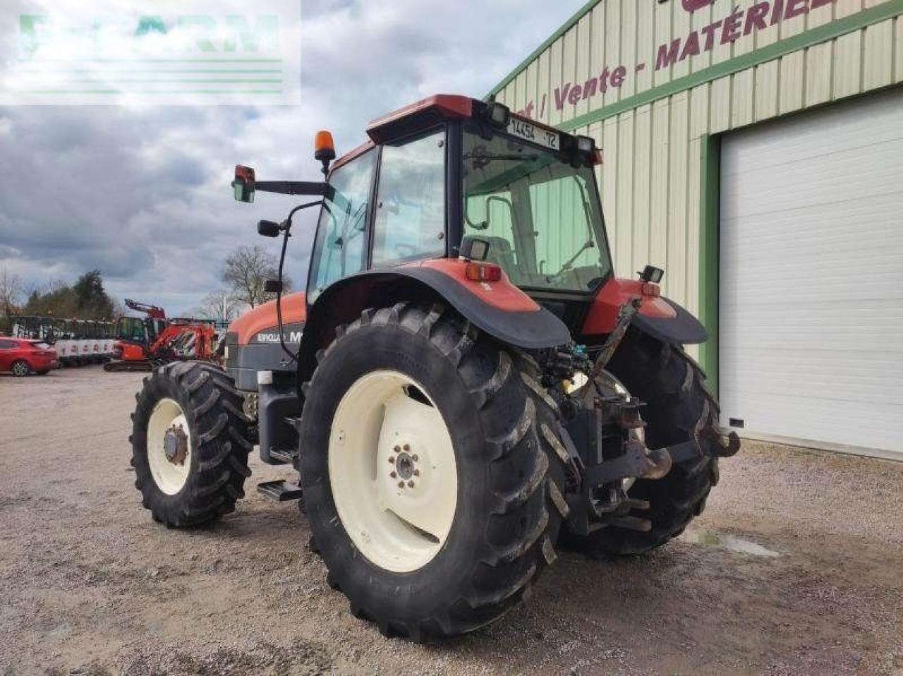 New Holland m100 - Traktor: bilde 2 New Holland m100 - Traktor: bilde 2