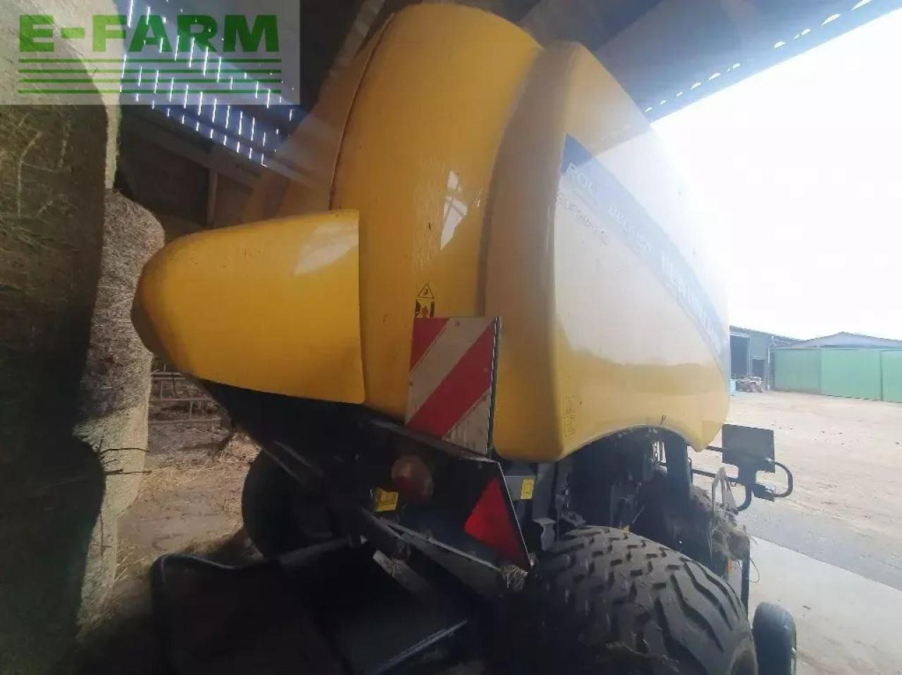 New Holland roll belt 150 - Firkantpresse: bilde 4 New Holland roll belt 150 - Firkantpresse: bilde 4