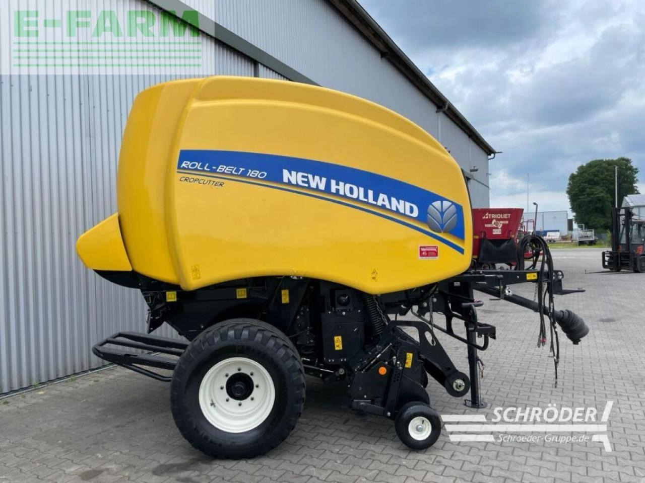 New Holland roll-belt 180 cropcutter - Firkantpresse: bilde 2 New Holland roll-belt 180 cropcutter - Firkantpresse: bilde 2