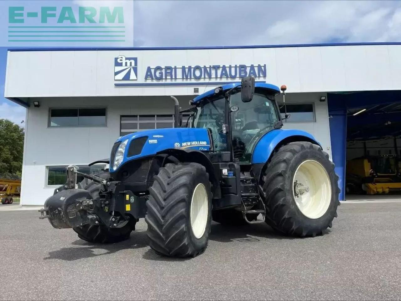 New Holland t 7.235 - Traktor: bilde 1 New Holland t 7.235 - Traktor: bilde 1