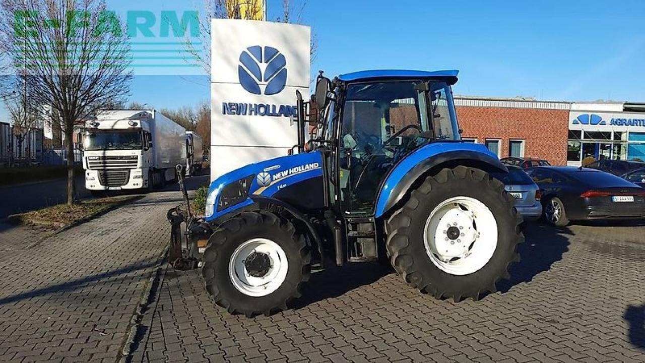 New Holland t4.55 powerstar Powerstar - Traktor: bilde 1 New Holland t4.55 powerstar Powerstar - Traktor: bilde 1