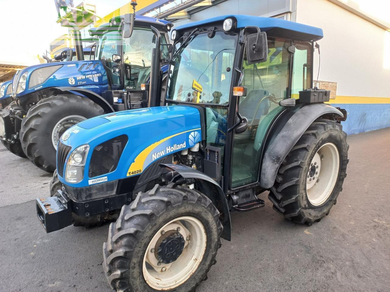 New Holland t4020 deluxe Deluxe - Traktor: bilde 1 New Holland t4020 deluxe Deluxe - Traktor: bilde 1